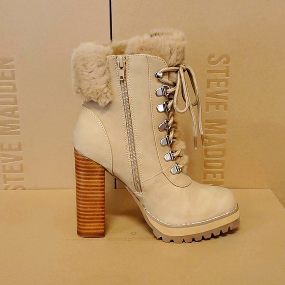 Heel Boots 🤎 - Picture 3 of 3